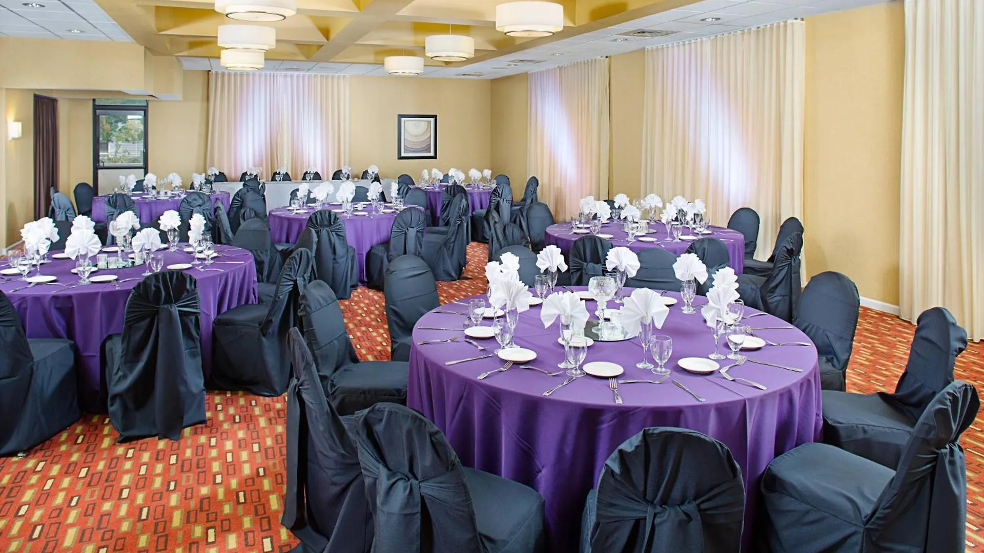 Courtyard By Marriott Sacramento Midtown Hotel