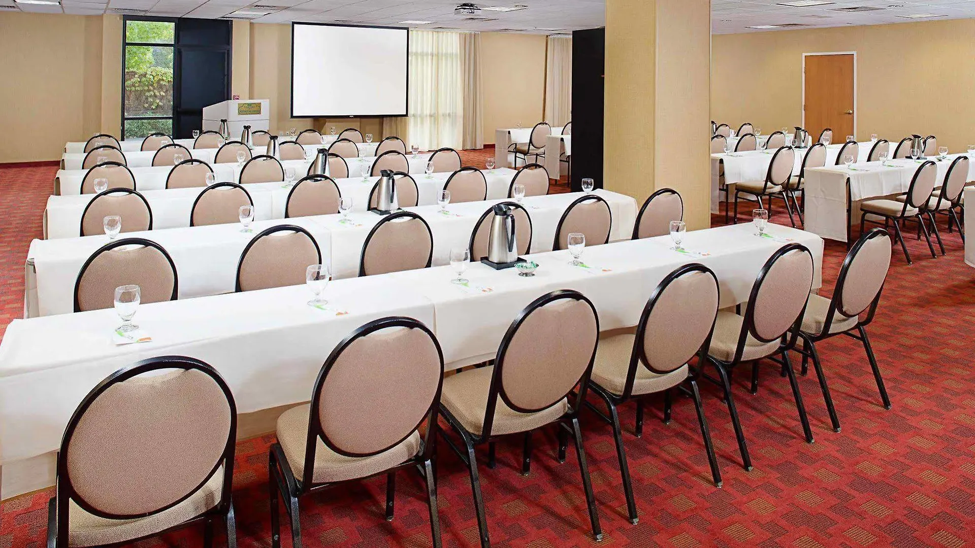 Courtyard By Marriott Sacramento Midtown Hotel