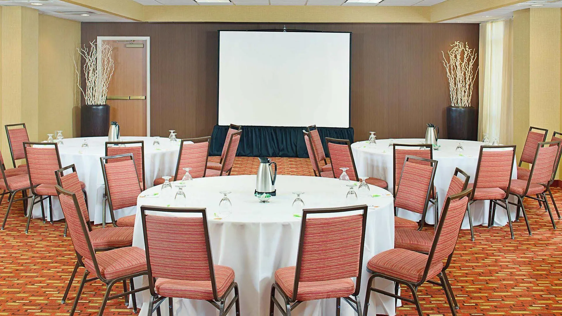 Courtyard By Marriott Sacramento Midtown Hotel